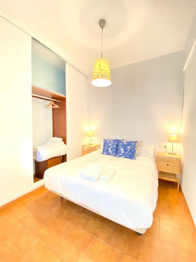 Comfortable Studio Old Town, Parking Optional Seville Luaran gambar