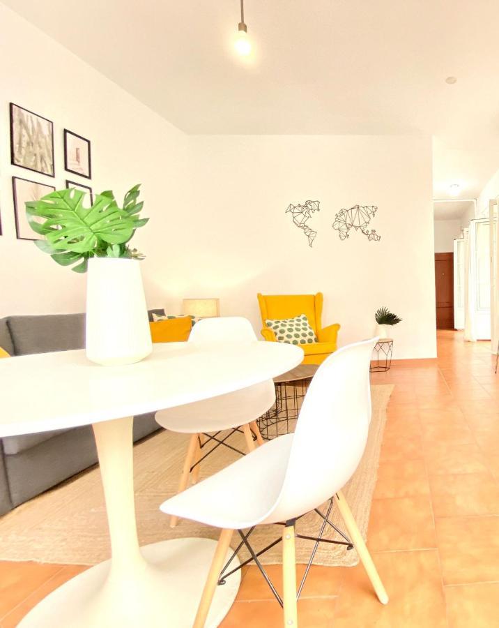Comfortable Studio Old Town, Parking Optional Seville Luaran gambar
