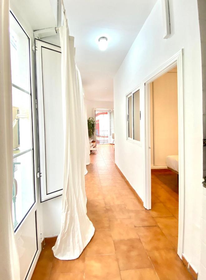 Comfortable Studio Old Town, Parking Optional Seville Luaran gambar