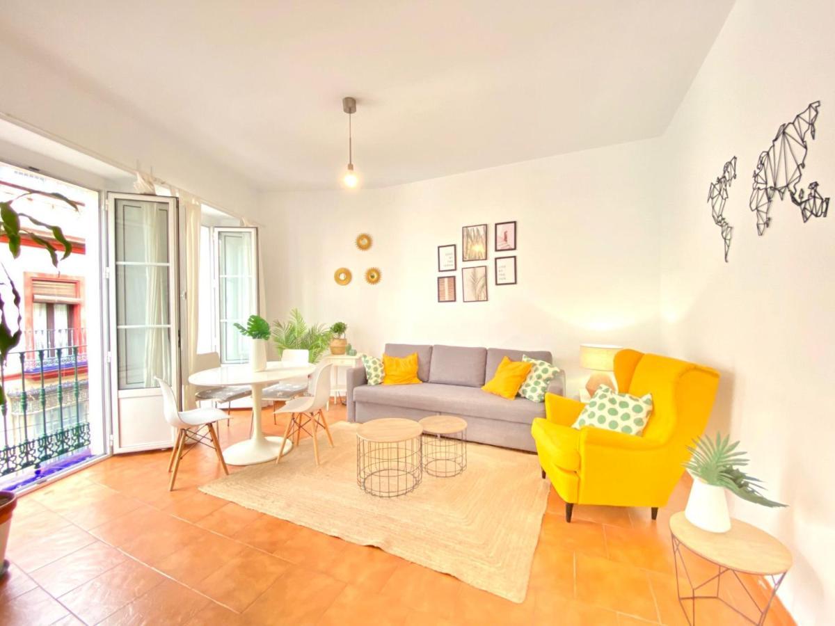 Comfortable Studio Old Town, Parking Optional Seville Luaran gambar