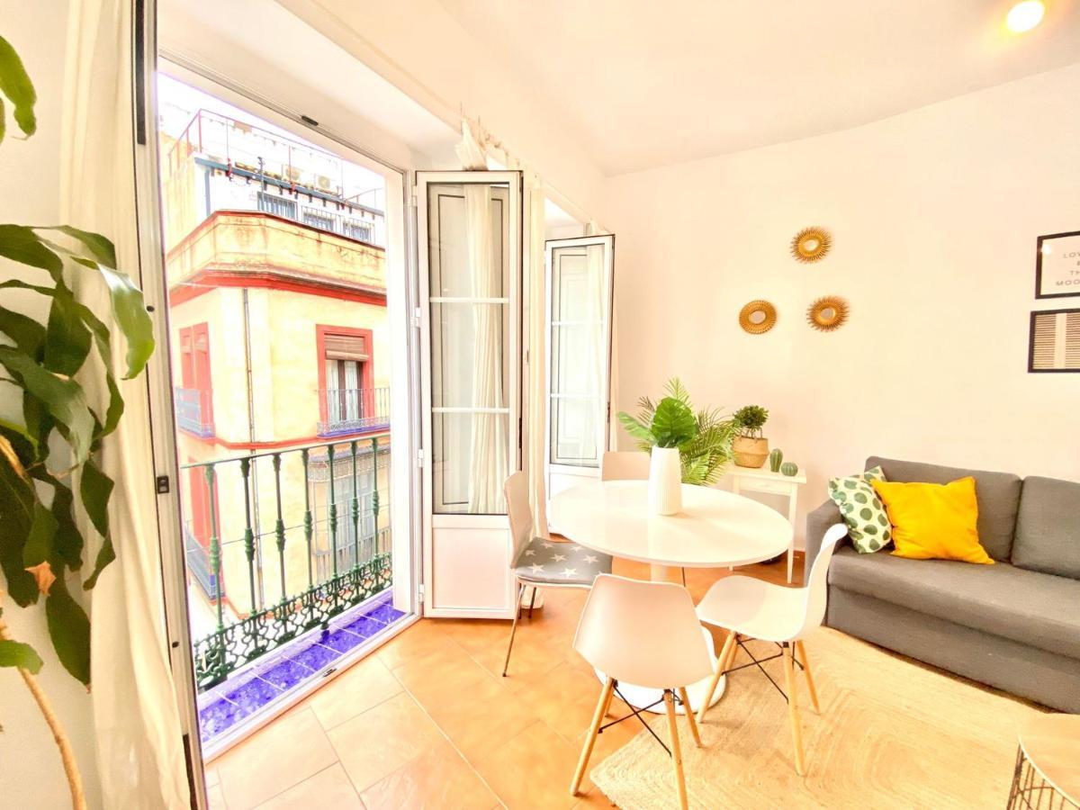 Comfortable Studio Old Town, Parking Optional Seville Luaran gambar