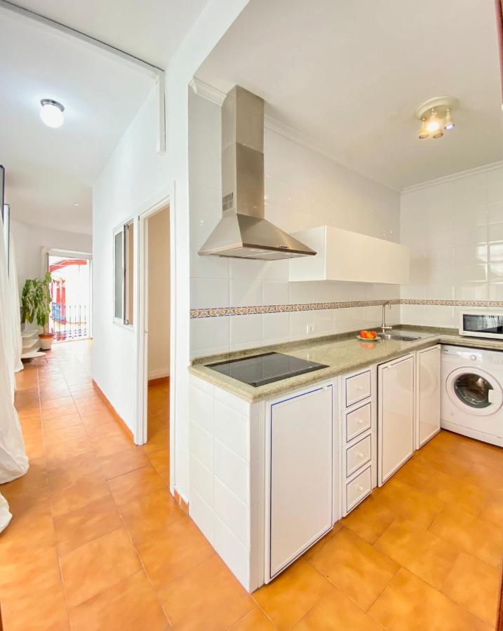Comfortable Studio Old Town, Parking Optional Seville Luaran gambar