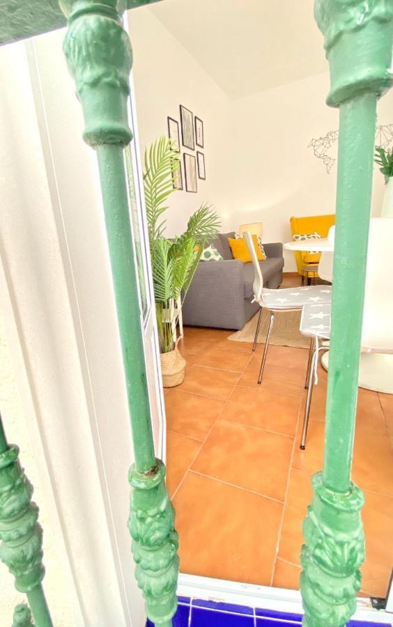 Comfortable Studio Old Town, Parking Optional Seville Luaran gambar