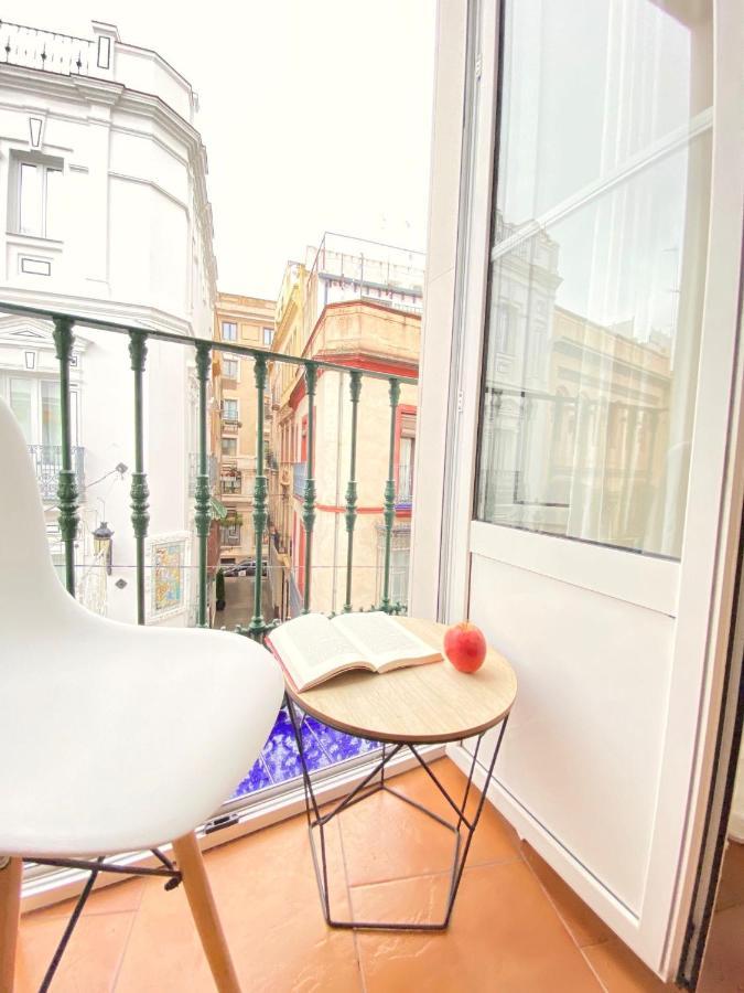 Comfortable Studio Old Town, Parking Optional Seville Luaran gambar