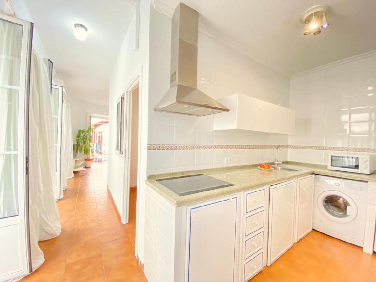 Comfortable Studio Old Town, Parking Optional Seville Luaran gambar