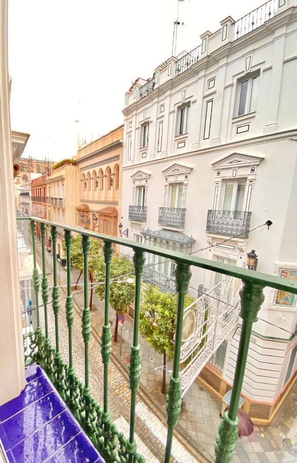 Comfortable Studio Old Town, Parking Optional Seville Luaran gambar