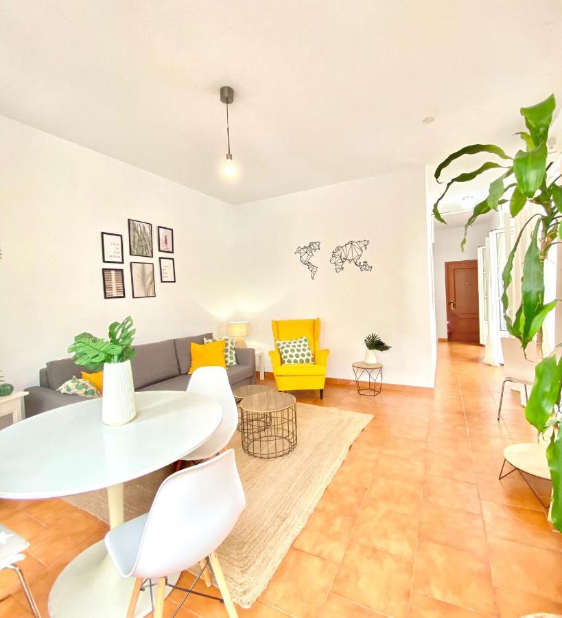 Comfortable Studio Old Town, Parking Optional Seville Luaran gambar