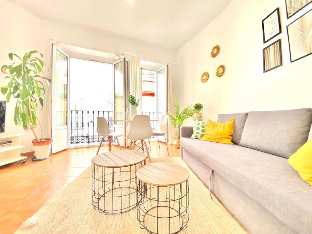 Comfortable Studio Old Town, Parking Optional Seville Luaran gambar