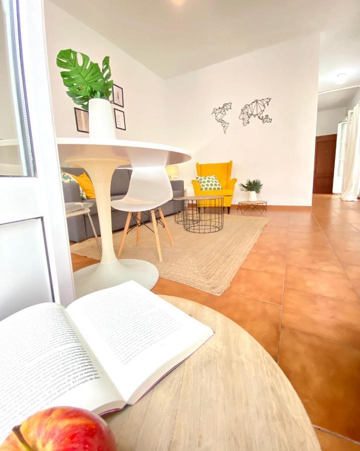 Comfortable Studio Old Town, Parking Optional Seville Luaran gambar