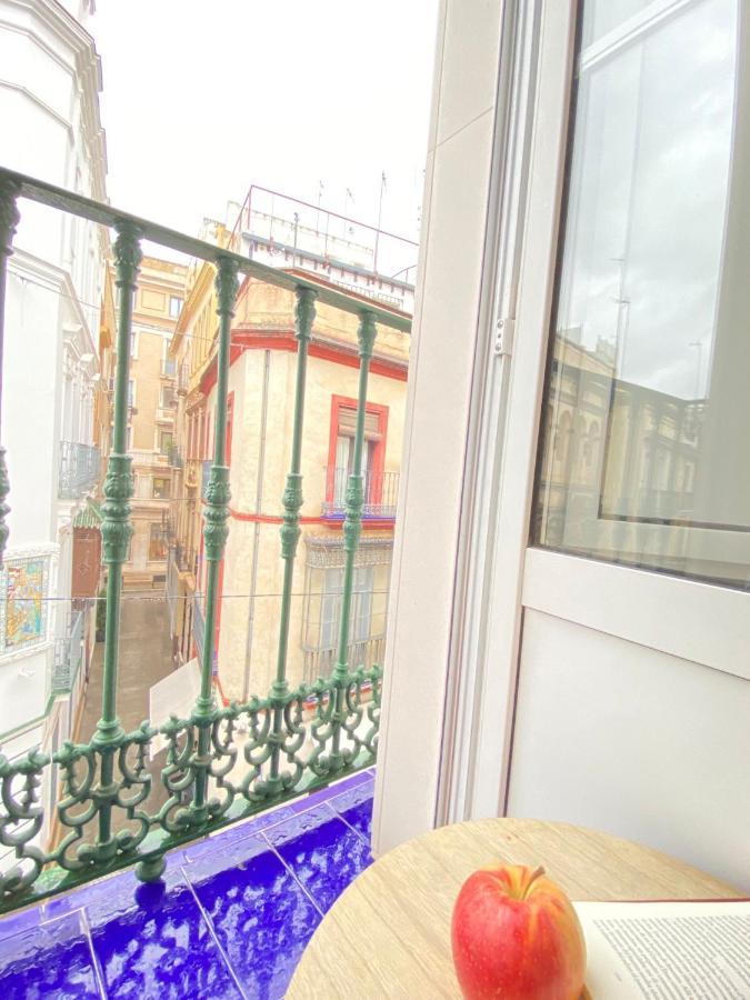 Comfortable Studio Old Town, Parking Optional Seville Luaran gambar