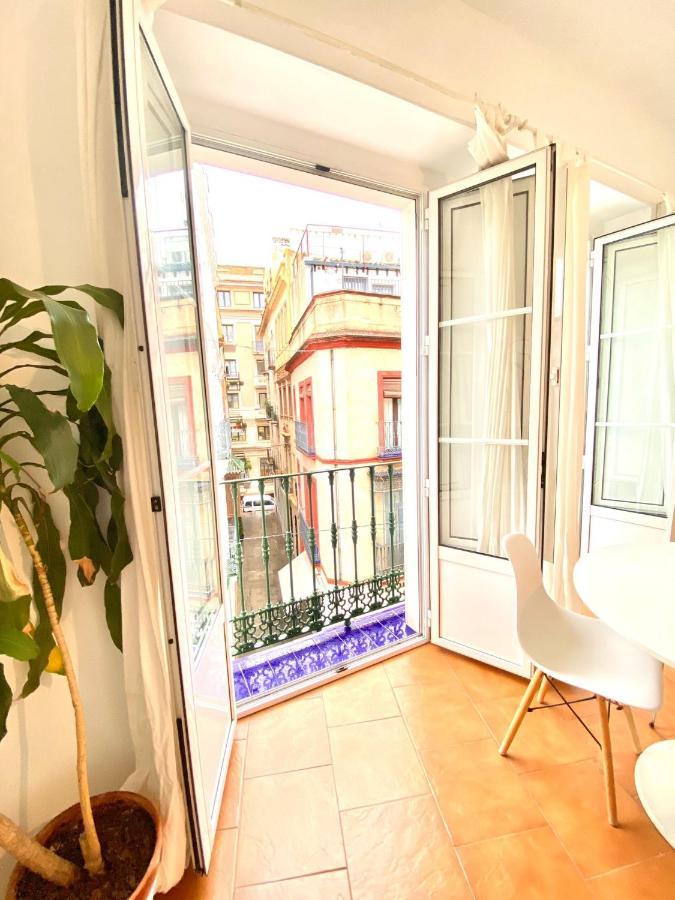 Comfortable Studio Old Town, Parking Optional Seville Luaran gambar
