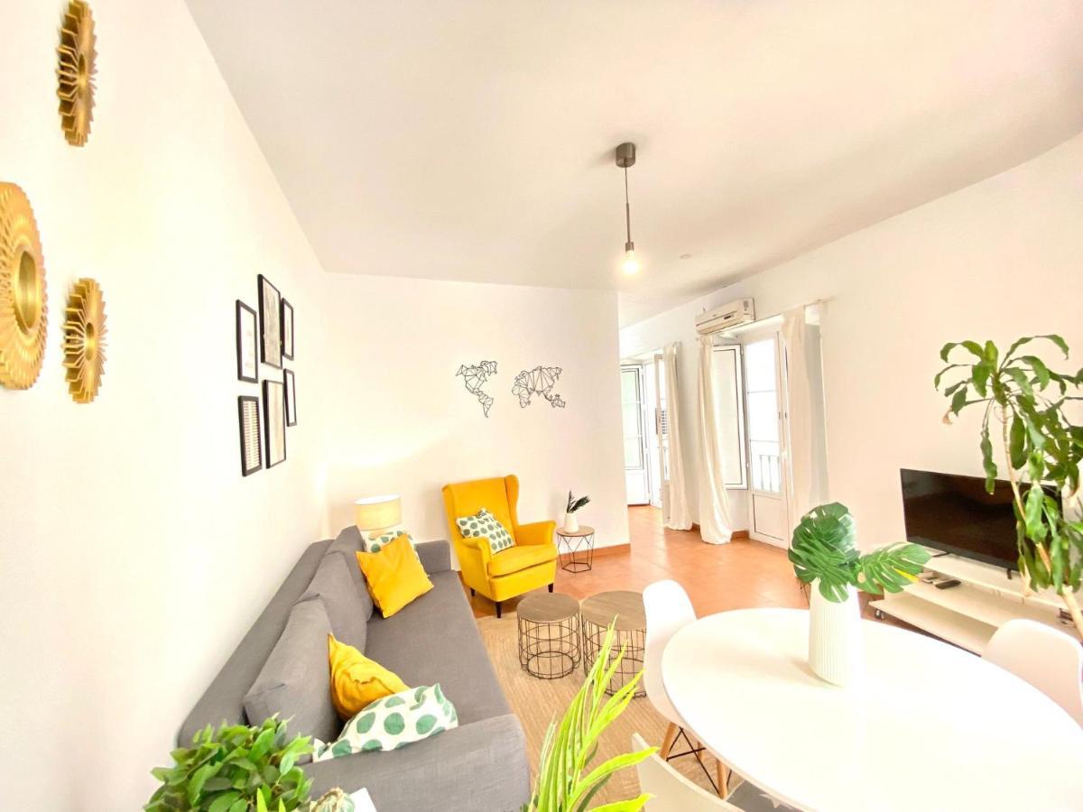 Comfortable Studio Old Town, Parking Optional Seville Luaran gambar