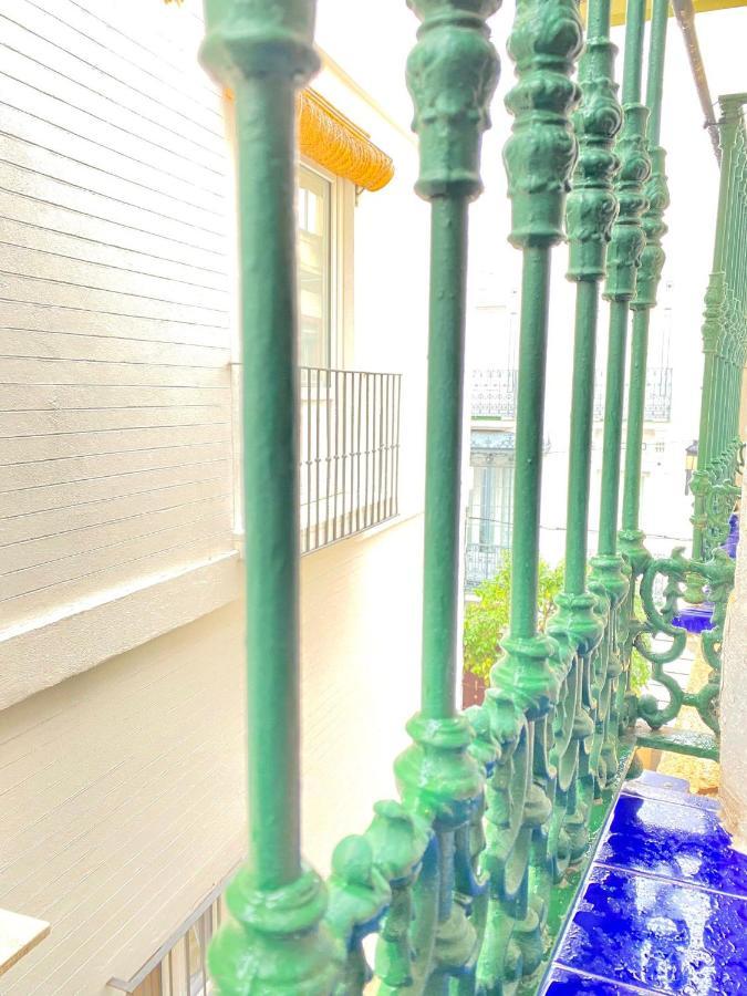 Comfortable Studio Old Town, Parking Optional Seville Luaran gambar
